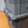 Caja Logística 52 Litros Gris encajada